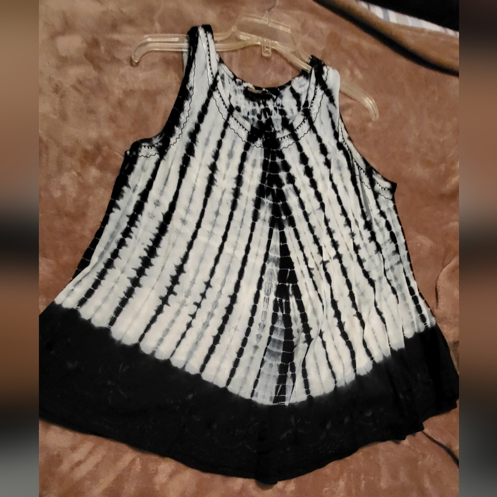 Loose fit blouse & skirt